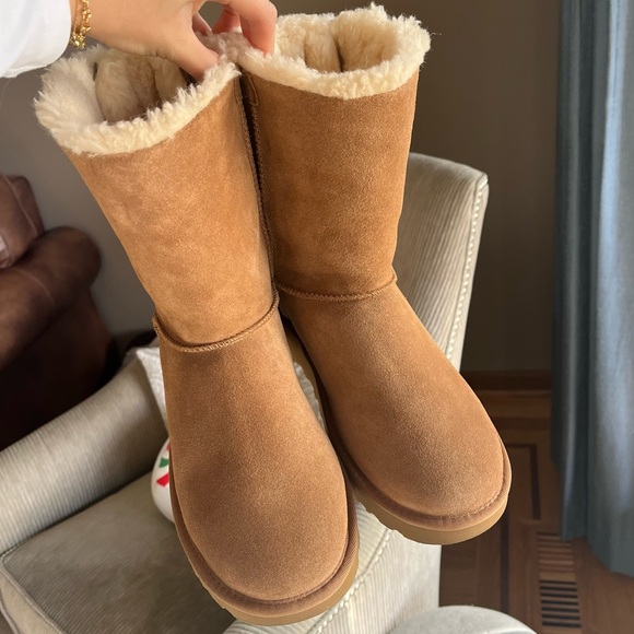 UGG Classic double bow short - Picture 4 of 5